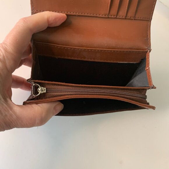 BUXTON CHOCOLATE BROWN BIFOLD LEATHER WALLET - Picture 5 of 11